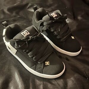 DC SHOES court graphic size mens 7 / women’s 9